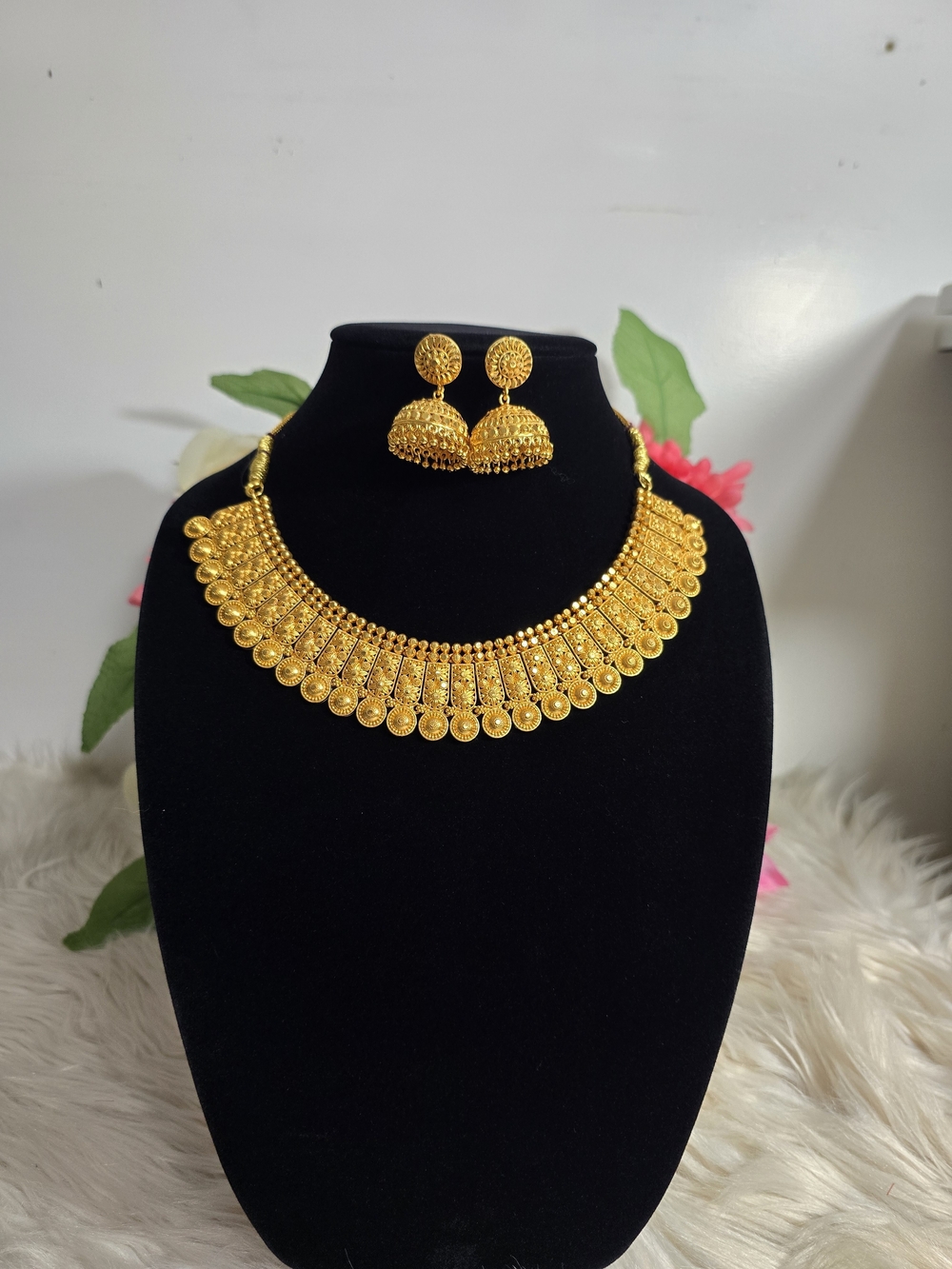 Gold-Tone Traditional Collar Necklace & Jhumka Earrings Set